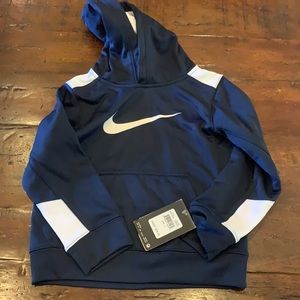 NWT Nike hoodie. Therma-fit size 5